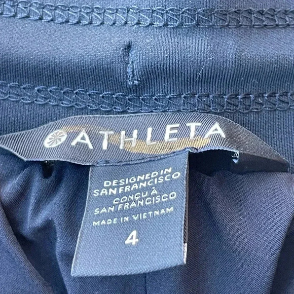 NWT Athleta Apres Ski Short Shorts Black Size 4 - Picture 3 of 6